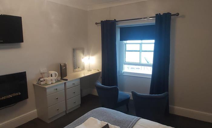 Family Room - 3rd floor - Double and twin room, shared shower room.